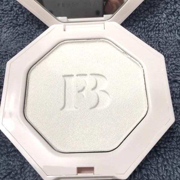 Fenty Metal Moon Highlighter Fenty Beauty Killawatt Freestyle
